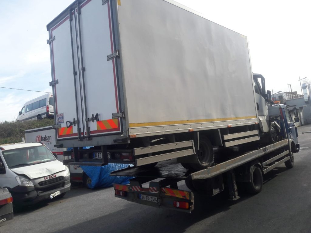 Esenyurt Oto Kurtarıcı Çekici Yol Yardım